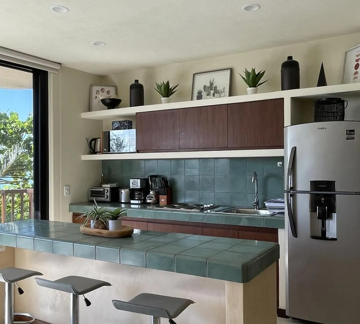 Garden 2Br Apt Steps From The Beach With Pool View جزيرة هول بوكس
